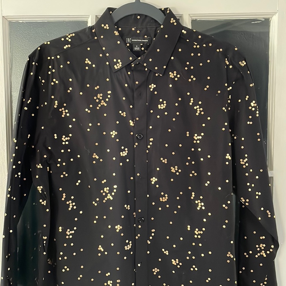 Mens long sleeve dress shirt, size small.